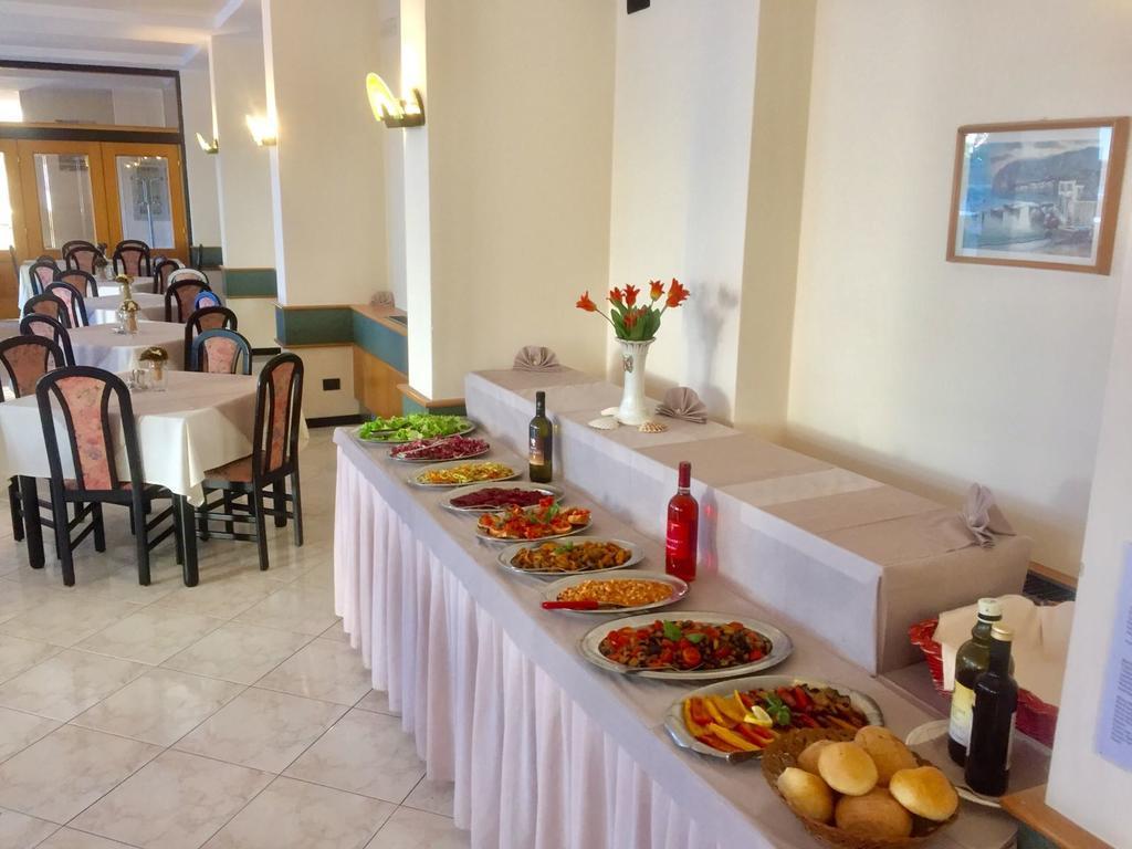 Hotel Lido Gargnano Kültér fotó
