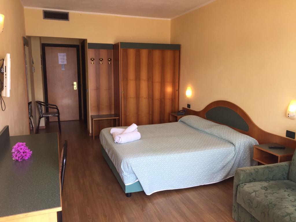 Hotel Lido Gargnano Kültér fotó