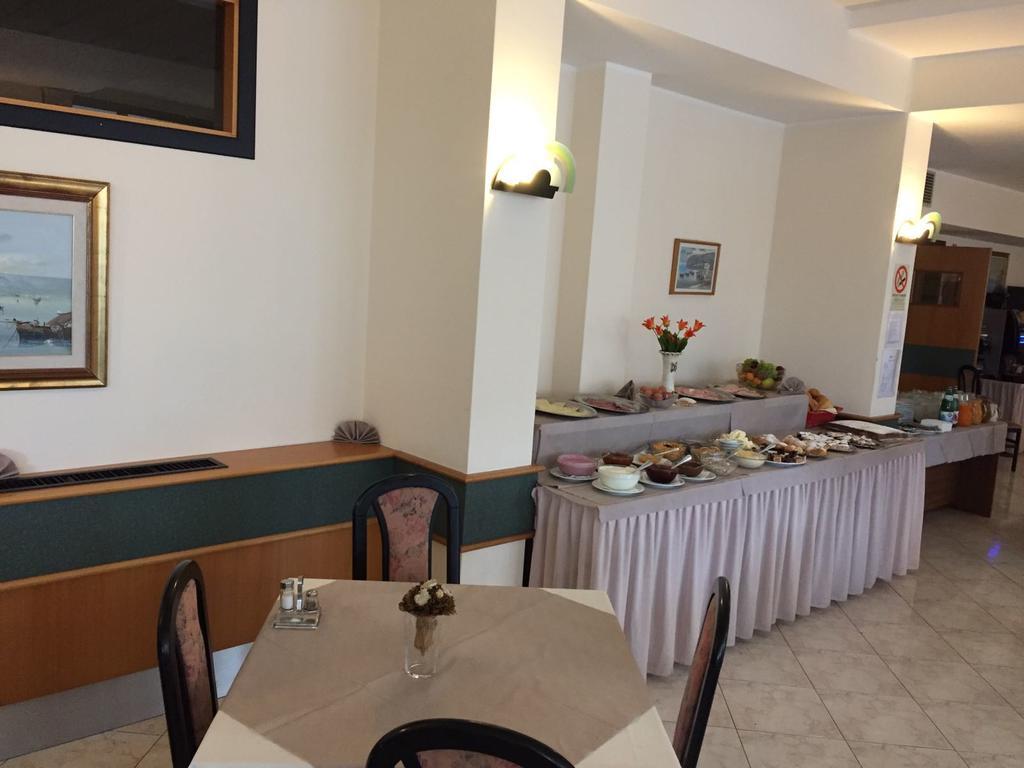 Hotel Lido Gargnano Kültér fotó