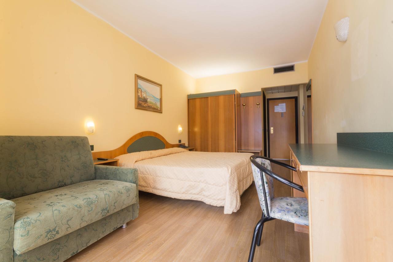 Hotel Lido Gargnano Kültér fotó