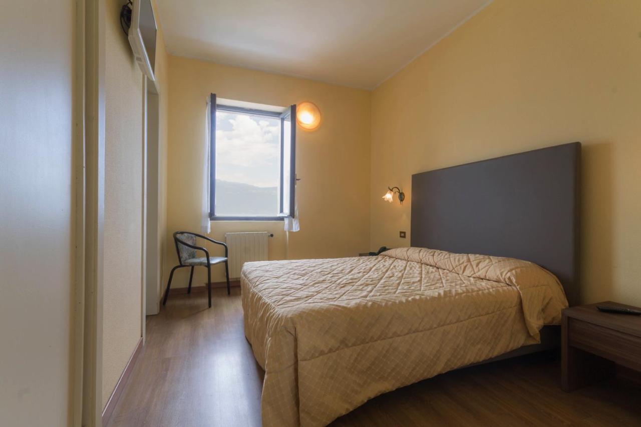 Hotel Lido Gargnano Kültér fotó