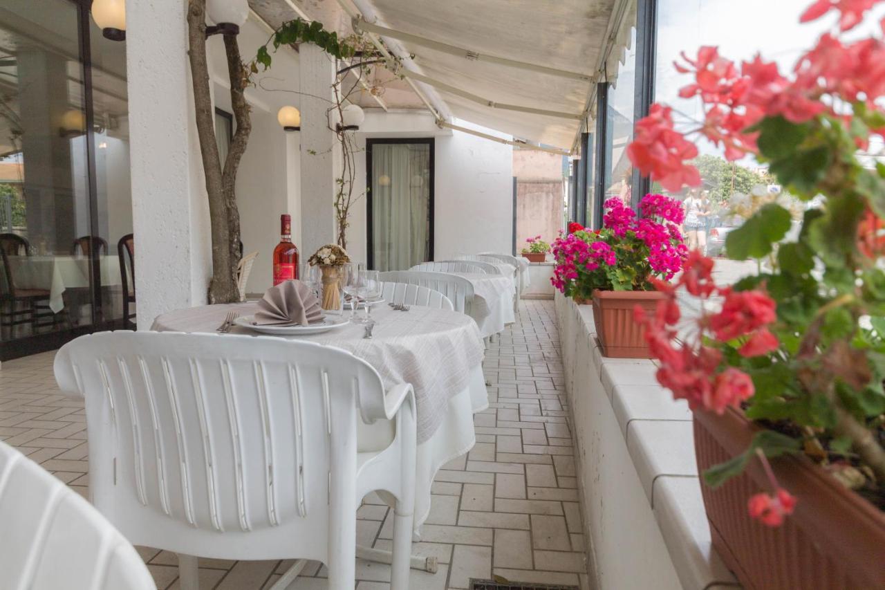 Hotel Lido Gargnano Kültér fotó